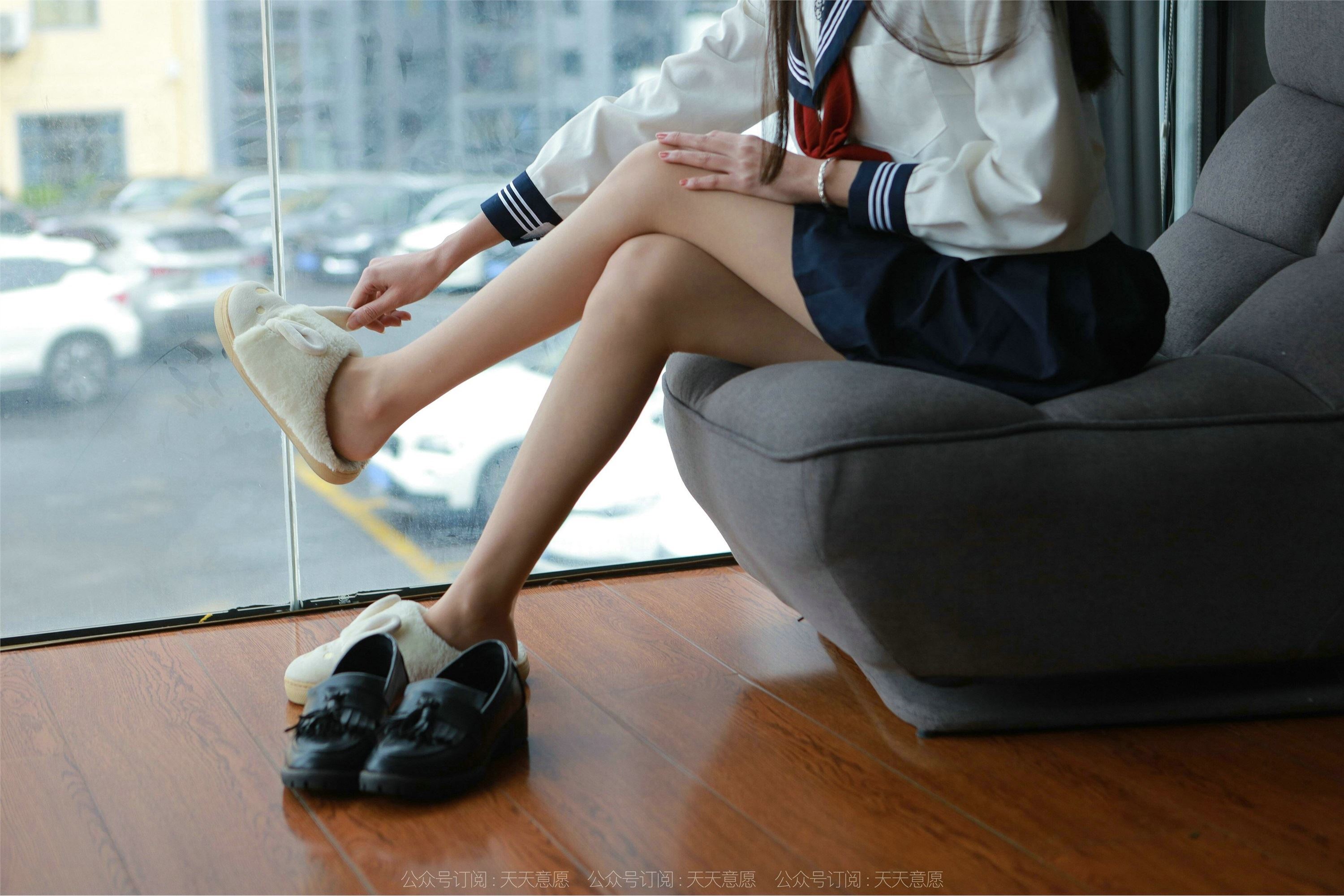 IESS异思趣向  2022.03.03 丝享家1018：团团《可爱JK装》